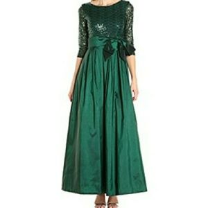 Jessica Howard Green Formal Gown Size 8